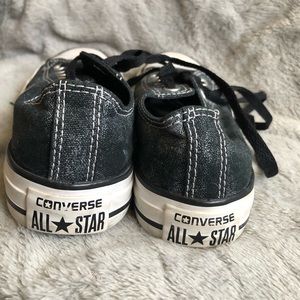 Converse All-Star Chuck Taylor Distressed Black.